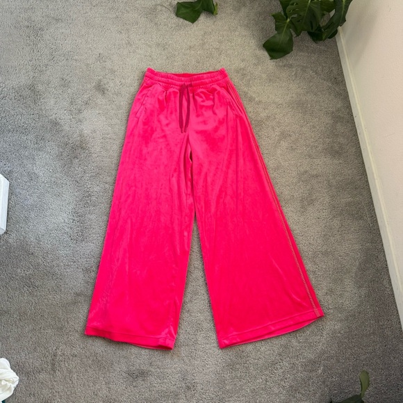 OFFLINE BY AERIE BRIGHT LIGHTS VELOUR WIDE LEG PANT - Picture 4 of 5